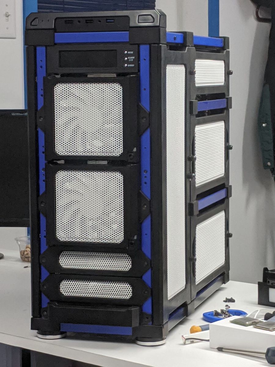 Ordinateur monté par Québec-Hitech : LAB Funny White